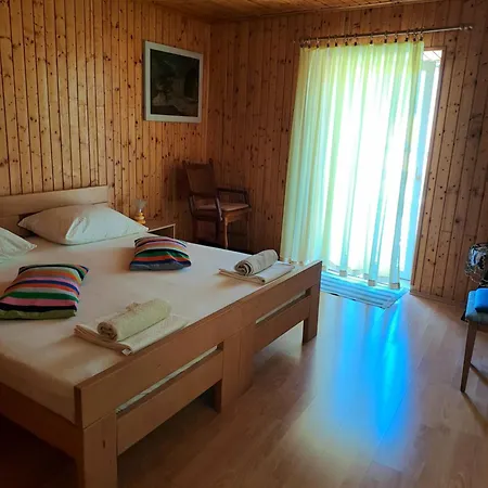 Neno Apartman *